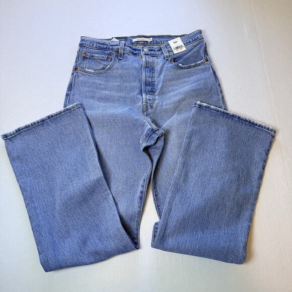 Levi's Premium Women's 31x33 Medium Wash Blue Denim Ribcage Boot High Rise Jeans - Picture 3 of 9